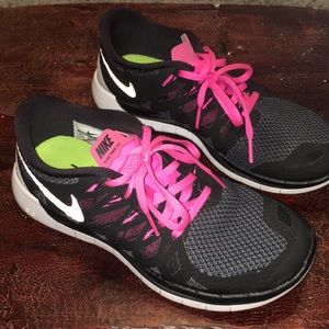 Women’s Nike Tennis Shoes